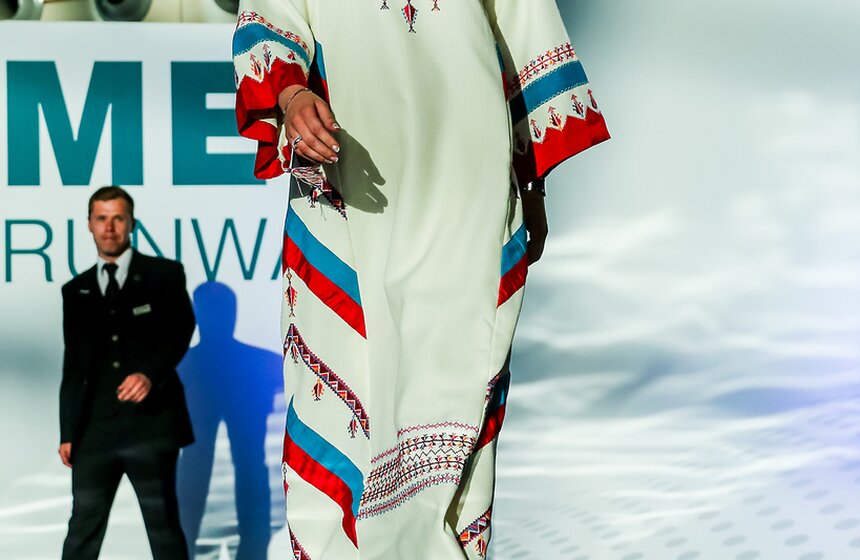 Показ авиационной моды в Домодедово 34 фото