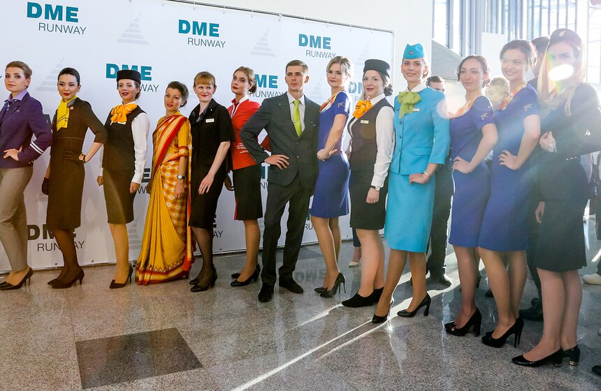 Показ авиационной моды в Домодедово 36 фото