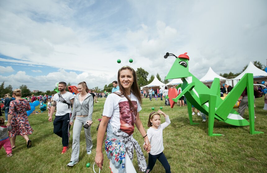 В парке "Царицыно" отпраздновали День семьи, любви и верности 17 фото