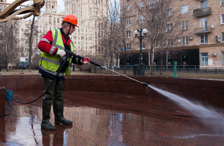 Как столичные фонтаны готовят к летнему сезону 4 фото