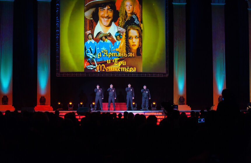 В ГКЦЗ "Россия" прошел концерт "Московская полиция – москвичам!" 37 фото