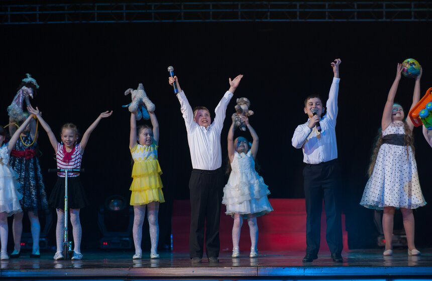 В ГКЦЗ "Россия" прошел концерт "Московская полиция – москвичам!" 30 фото