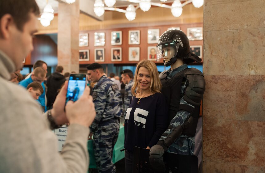 В ГКЦЗ "Россия" прошел концерт "Московская полиция – москвичам!" 14 фото