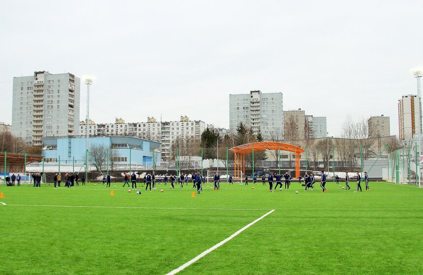 Сергей Собянин побывал на открытии нового футбольного поля 2 фото