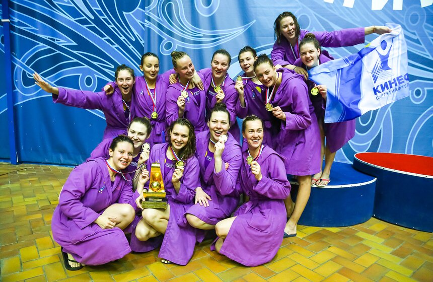 Финал чемпионата России среди женских команд по водному поло 40 фото