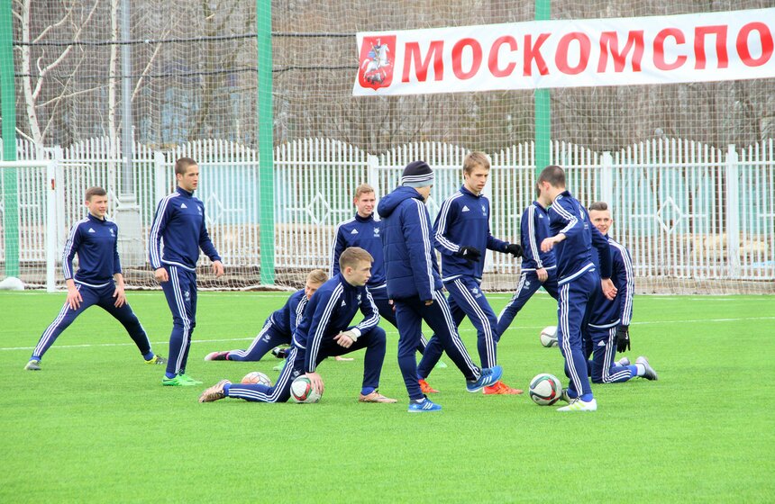 Сергей Собянин побывал на открытии нового футбольного поля 9 фото