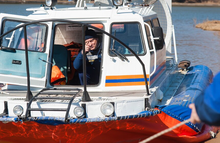 Как водолазы готовят дно городских водоемов к летнему сезону 20 фото