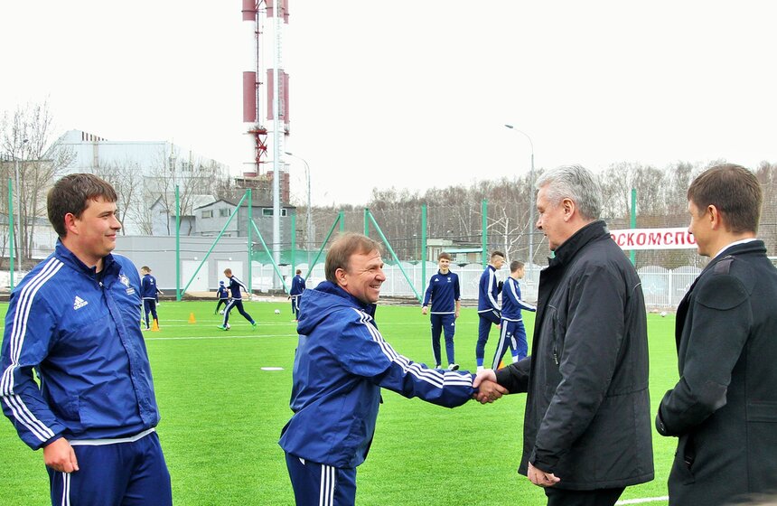 Сергей Собянин побывал на открытии нового футбольного поля 15 фото