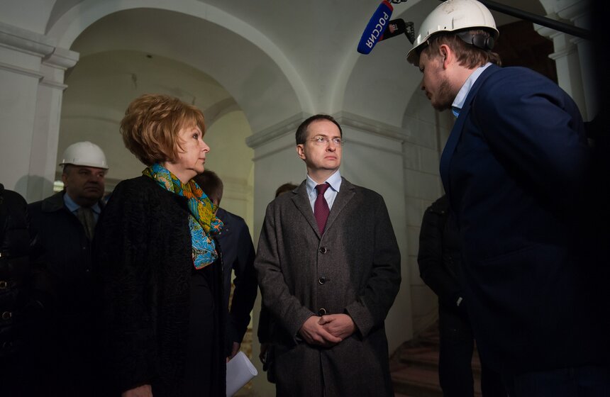 Владимир Мединский проверил ход реконструкции Малого театра 5 фото