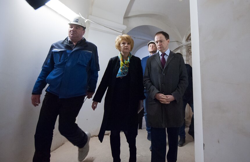 Владимир Мединский проверил ход реконструкции Малого театра 16 фото