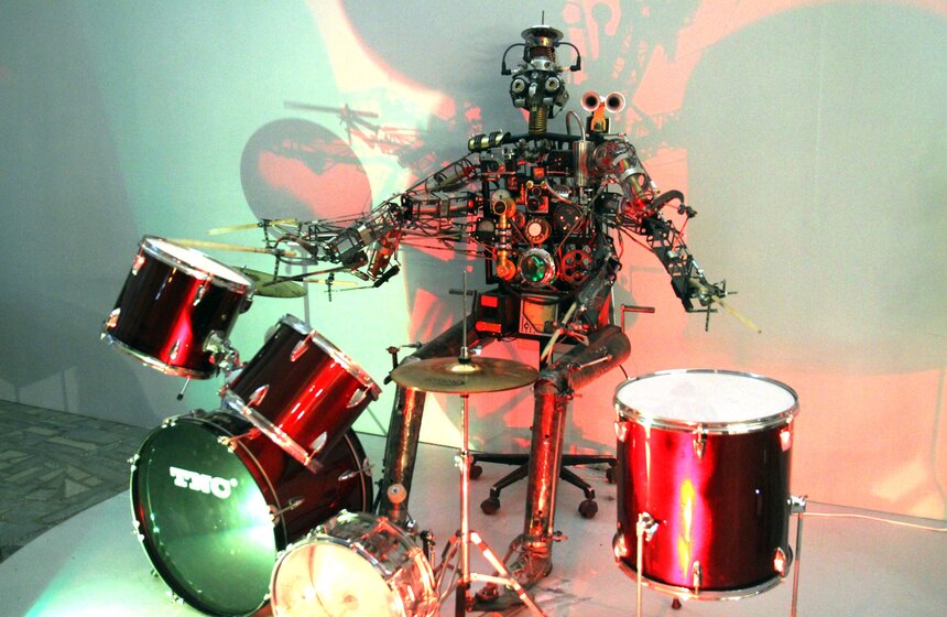 На ВДНХ открылась Робостанция 6 фото