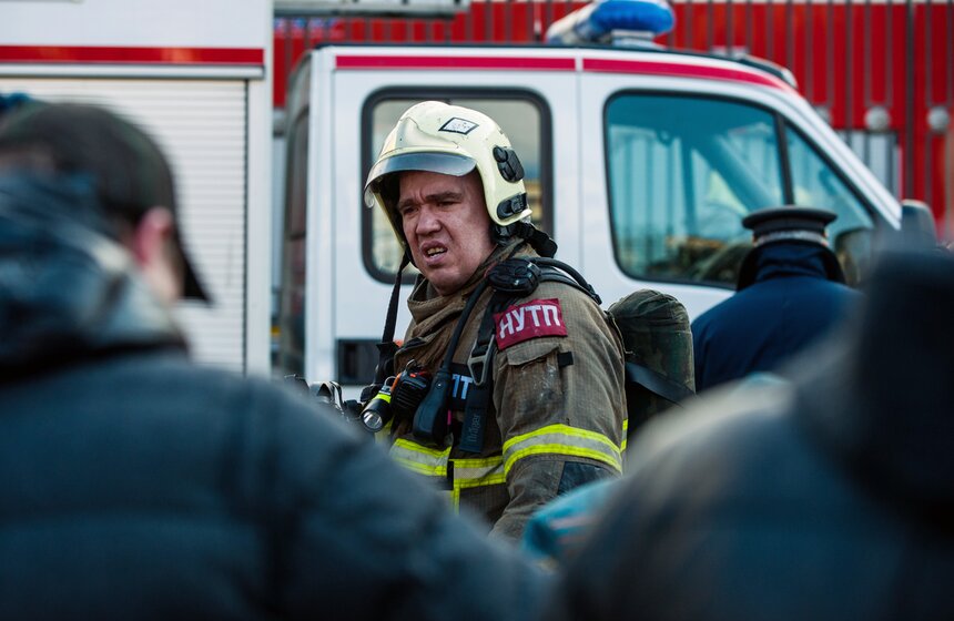 Пожар в здании Минобороны на Знаменке 12 фото