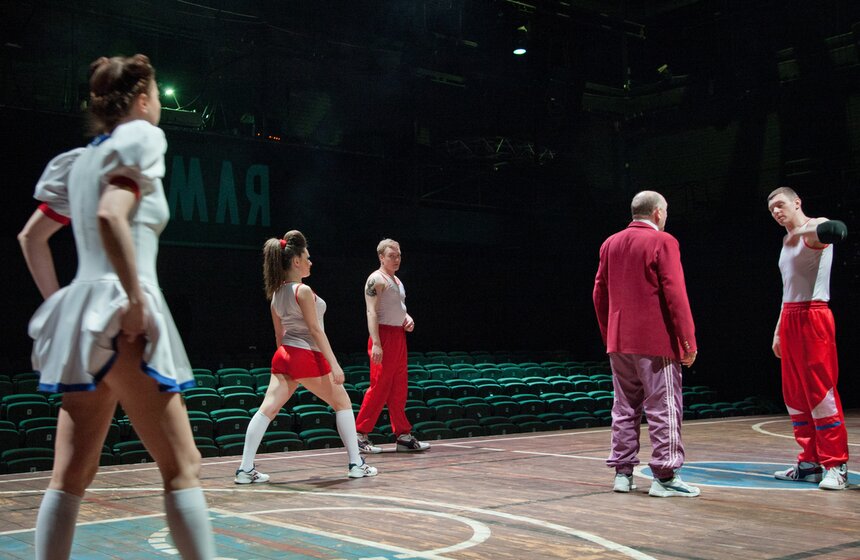 Спектакли "Золотой маски": "Земля" Александринского театра 3 фото