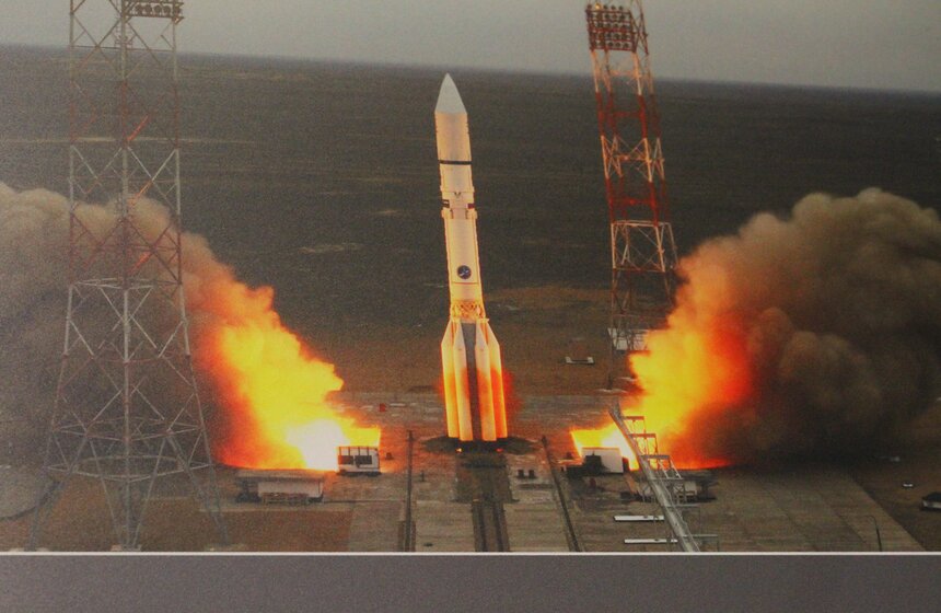 В галерее "Метро" открылась фотовыставка ко Дню космонавтики 18 фото