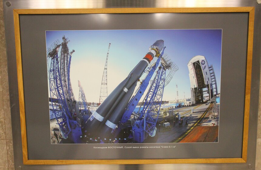 В галерее "Метро" открылась фотовыставка ко Дню космонавтики 17 фото