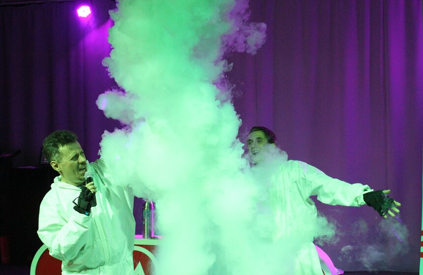 В галерее "Метро" открылась фотовыставка ко Дню космонавтики 25 фото