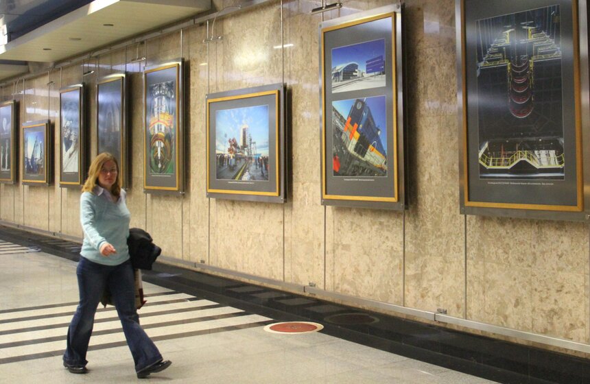 В галерее "Метро" открылась фотовыставка ко Дню космонавтики 3 фото