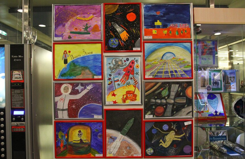 В галерее "Метро" открылась фотовыставка ко Дню космонавтики 10 фото