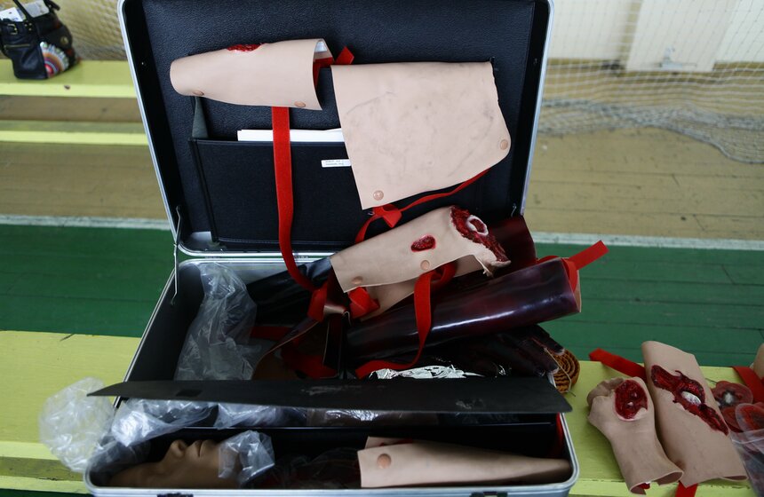 Студенты приняли участие в соревнованиях МЧС 7 фото