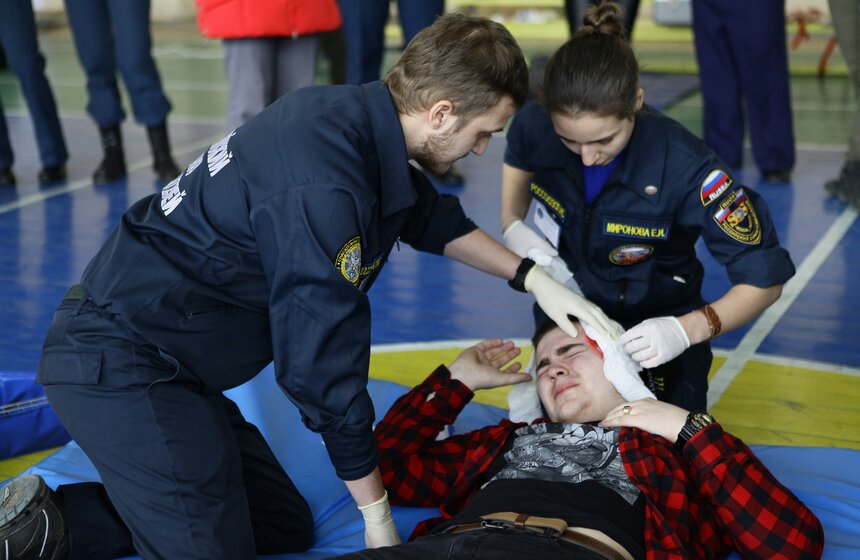 Студенты приняли участие в соревнованиях МЧС 5 фото