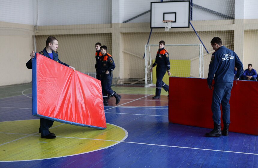 Студенты приняли участие в соревнованиях МЧС 1 фото