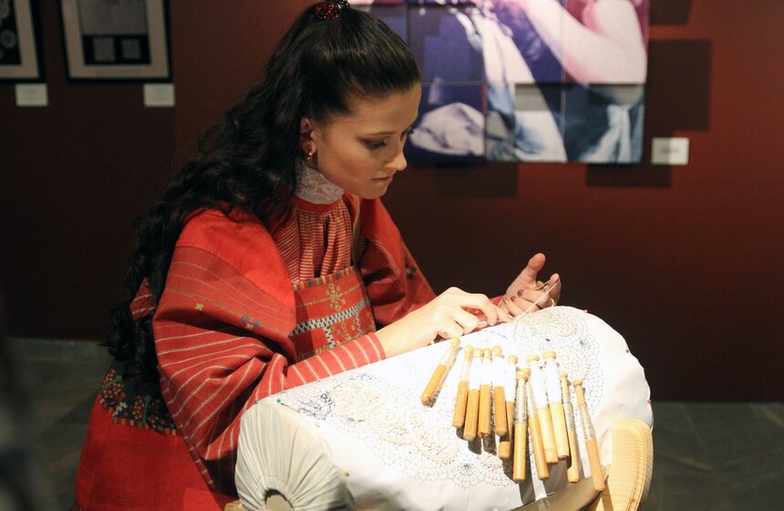 В Москве открылась выставка "Кружево напоказ" 21 фото