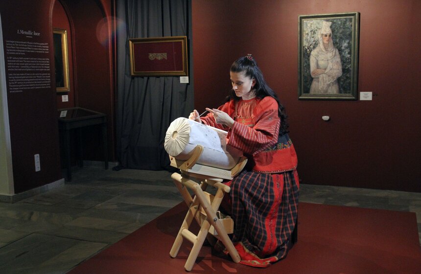 В Москве открылась выставка "Кружево напоказ" 22 фото