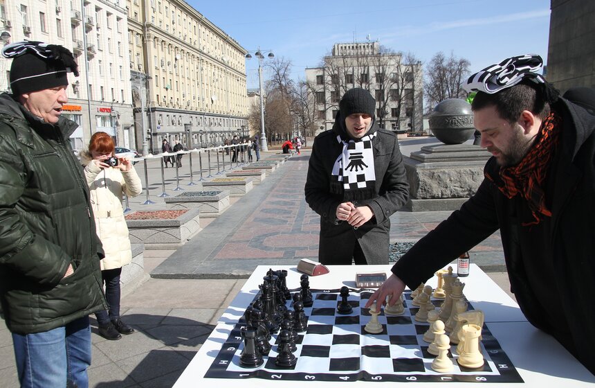 Городской фестиваль шахмат на Тверской площади 1 фото
