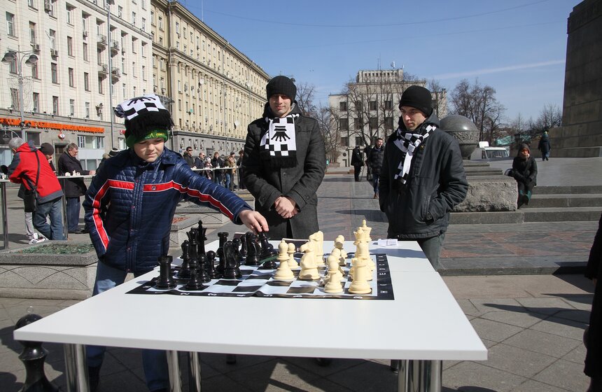 Городской фестиваль шахмат на Тверской площади 12 фото