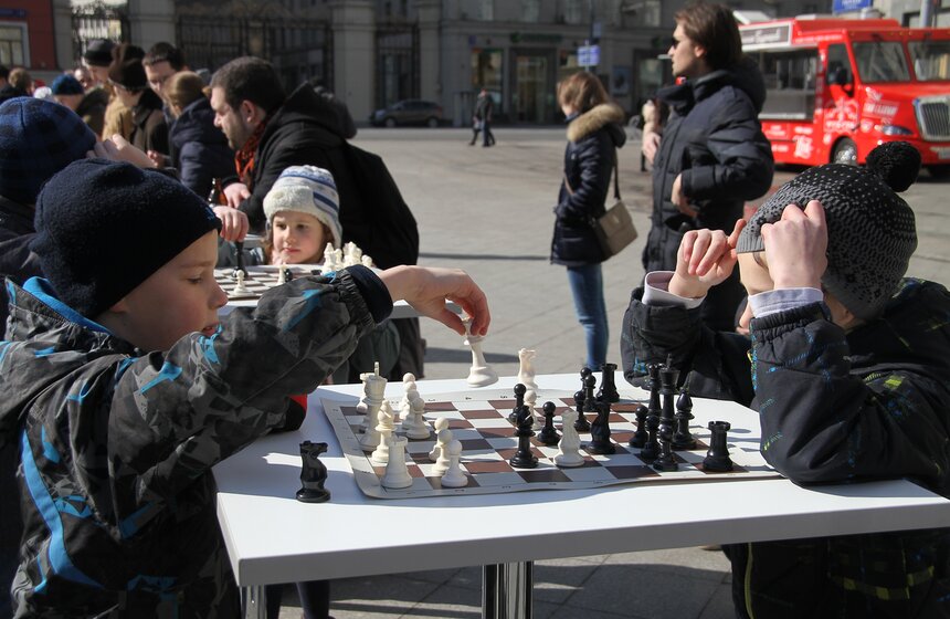 Городской фестиваль шахмат на Тверской площади 4 фото