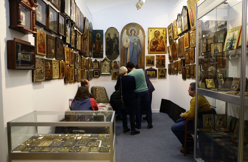 В ЦДХ открылся Российский антикварный салон 19 фото