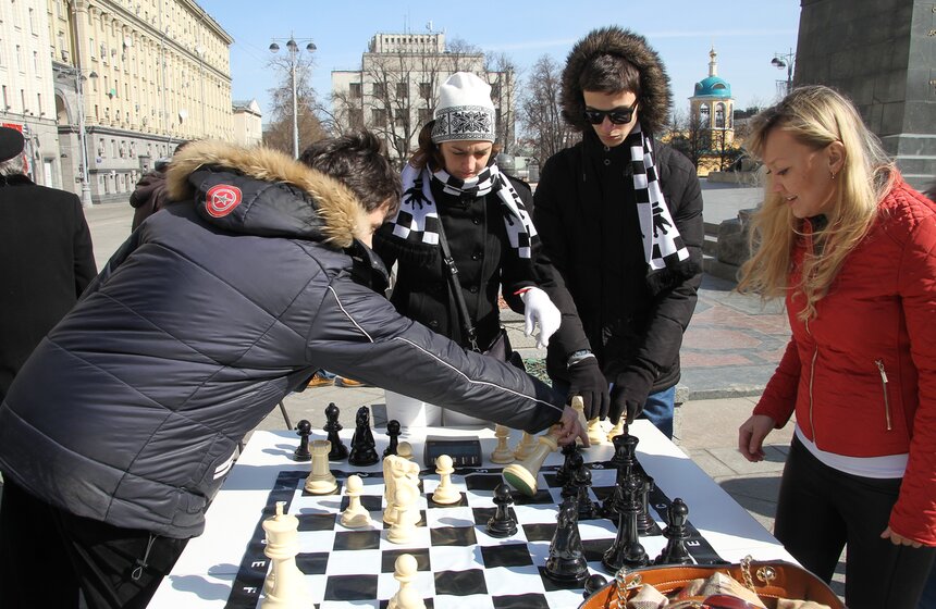 Городской фестиваль шахмат на Тверской площади 15 фото