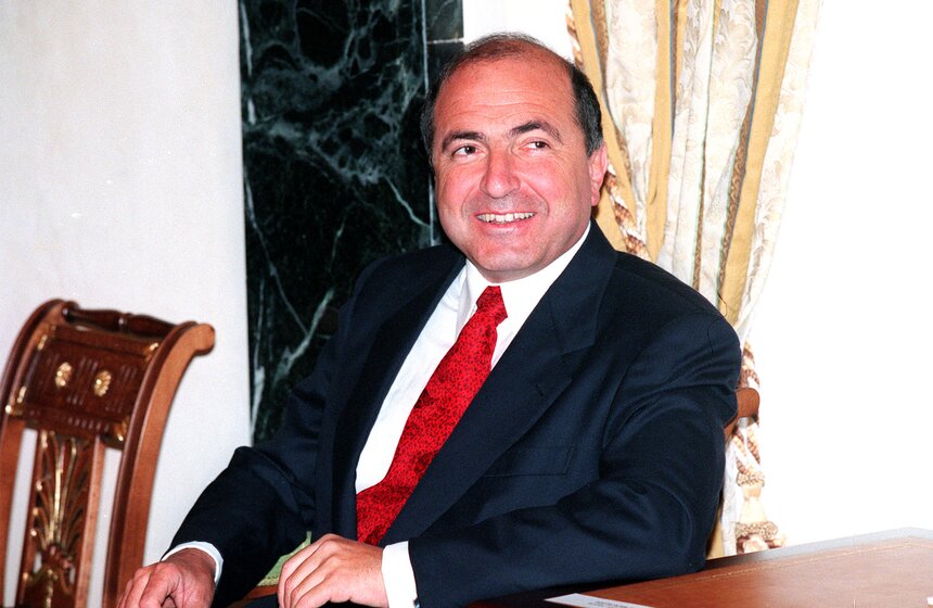 Борис Березовский назначен исполнительным секретарем Содружества Независимых Государств. . Москва. Август 1998 года.