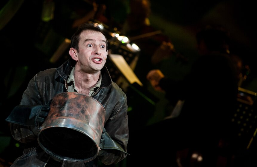 "Современник" представил спектакль "Не покидай свою планету" 27 фото