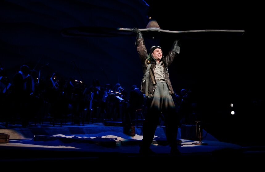 "Современник" представил спектакль "Не покидай свою планету" 30 фото