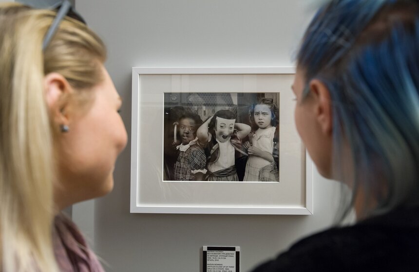 Творчество объединения Photo League впервые показали в России 14 фото