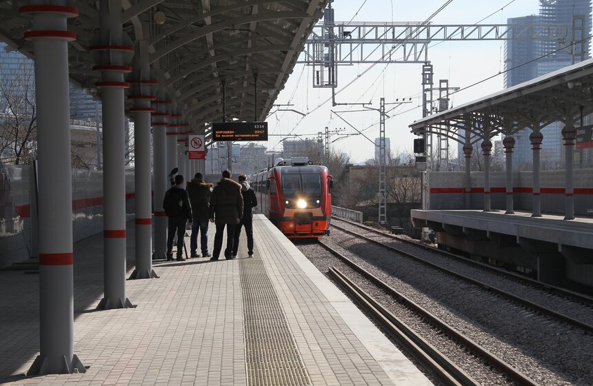 Сергей Собянин проинспектировал ход работ по реконструкции МКЖД 12 фото