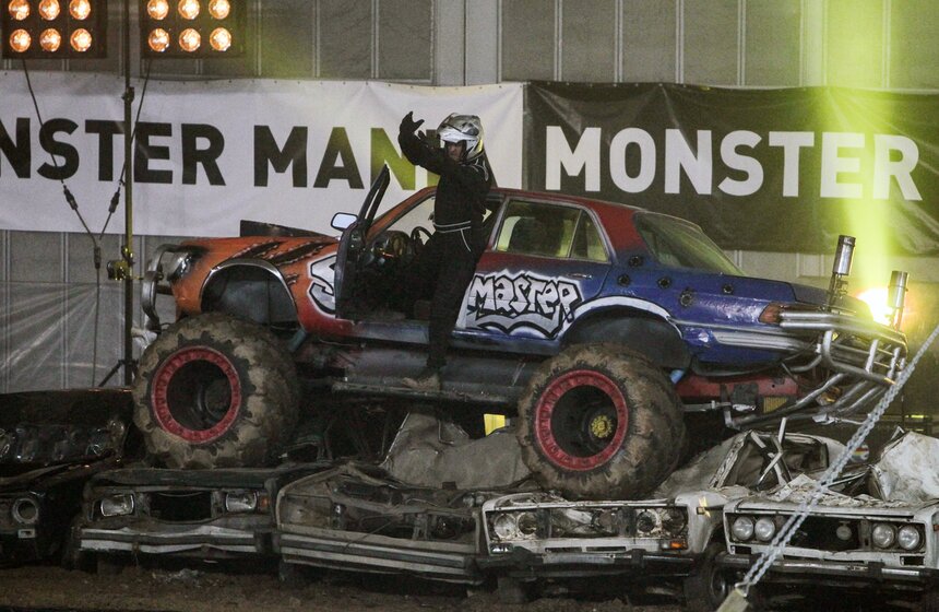 В "Олимпийском" прошло шоу внедорожников MONSTER MANIA 6 фото