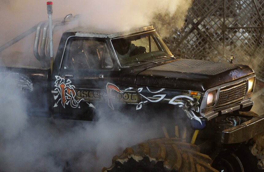 В "Олимпийском" прошло шоу внедорожников MONSTER MANIA 4 фото