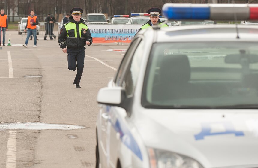 Соревнования по скоростному маневрированию среди полицейских 12 фото