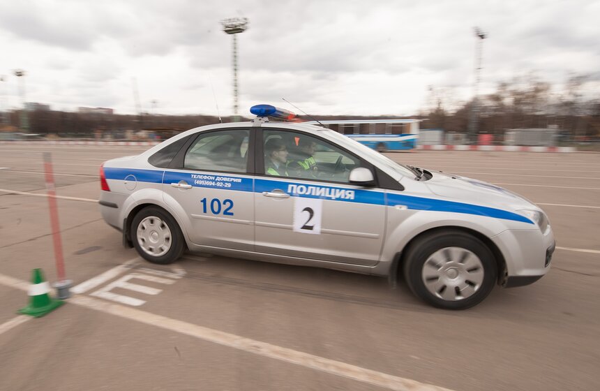 Соревнования по скоростному маневрированию среди полицейских 15 фото