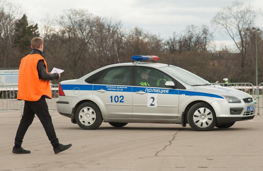 Соревнования по скоростному маневрированию среди полицейских 13 фото