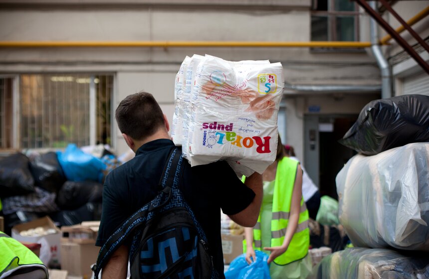 Cбор гуманитарной помощи для пострадавших на Кубани 13 фото