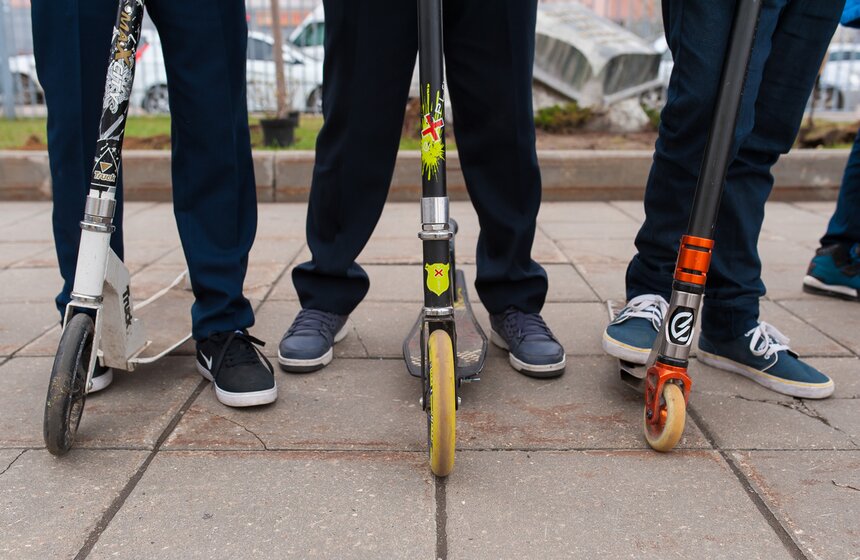 Школьников научили правильно ездить на велосипедах и самокатах 2 фото