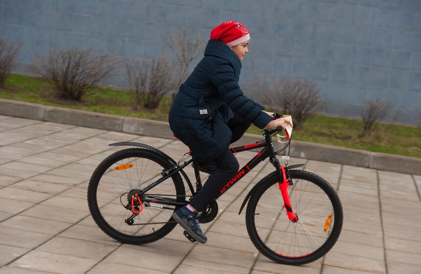 Школьников научили правильно ездить на велосипедах и самокатах 20 фото