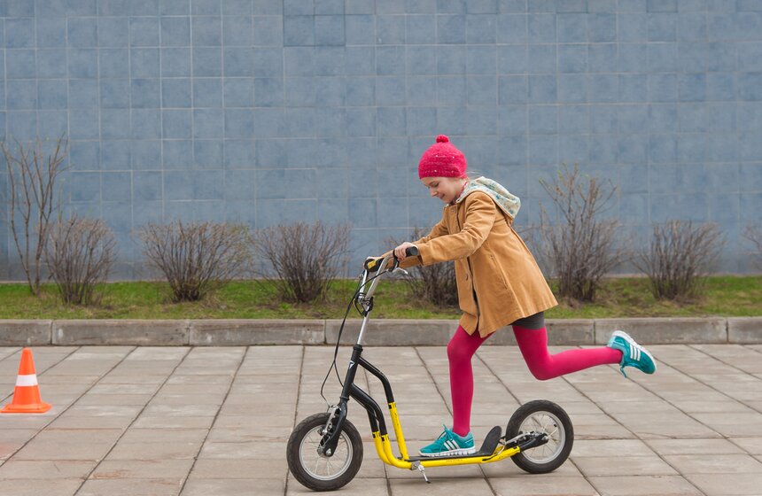 Школьников научили правильно ездить на велосипедах и самокатах 19 фото