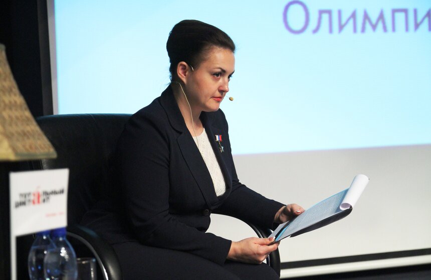 Елена Серова прочла "Тотальный диктант" в Музее космонавтики 17 фото