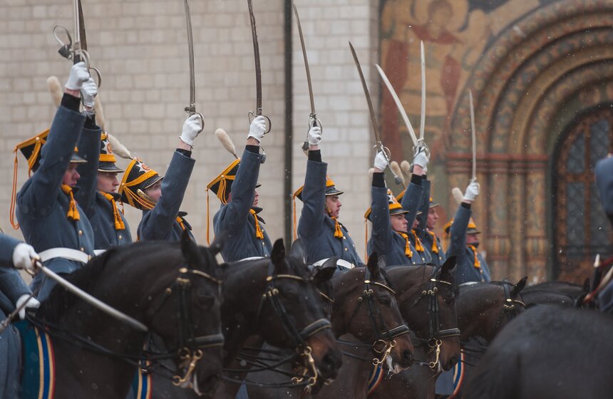 В Кремле прошла первая в году церемония развода караула 27 фото