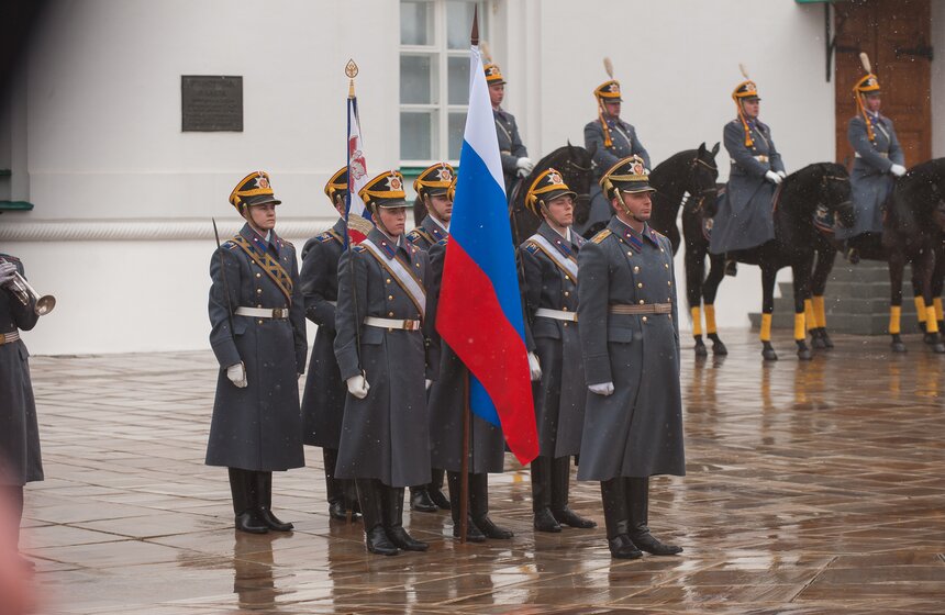 В Кремле прошла первая в году церемония развода караула 29 фото