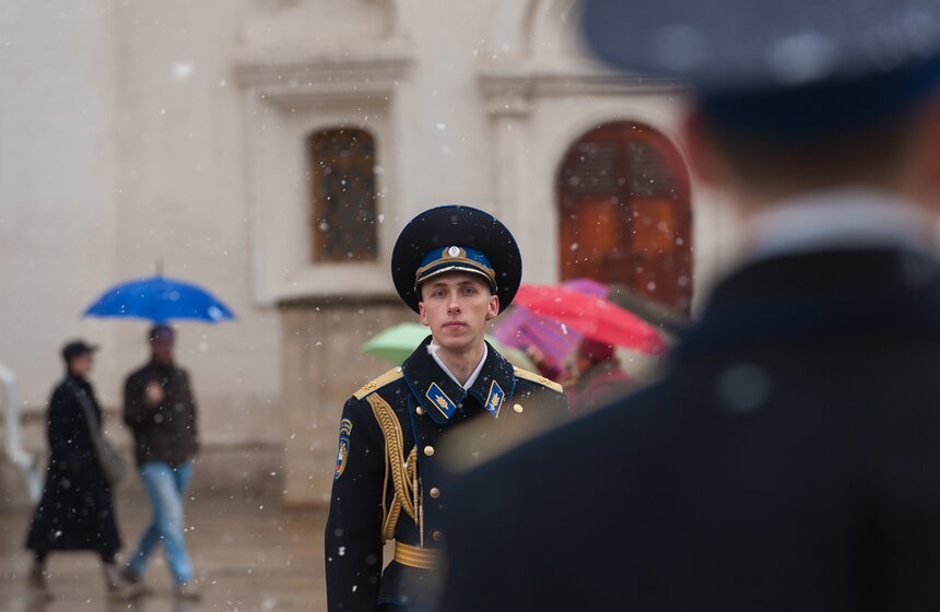 В Кремле прошла первая в году церемония развода караула 4 фото